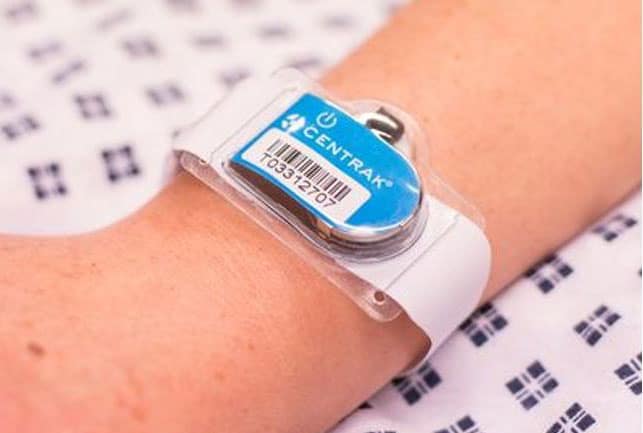 Innovation: Connected wristbands to optimize the management of operating rooms